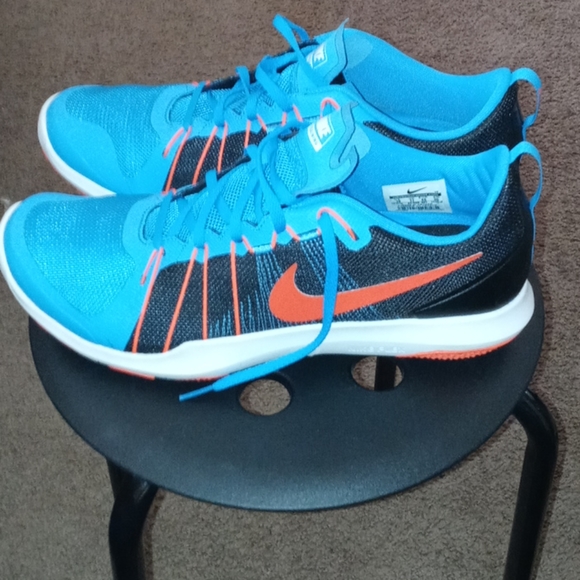 New nikes - Picture 3 of 7